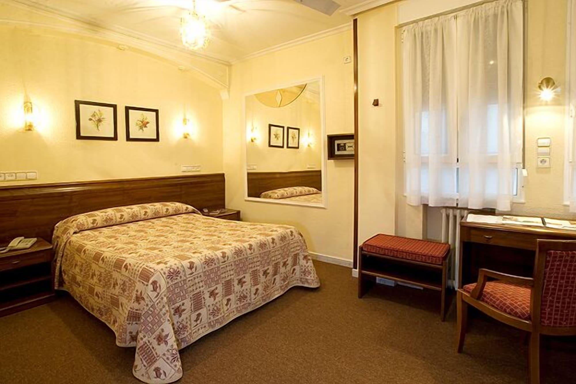 Hotel Castilla Gijon Ngoại thất bức ảnh