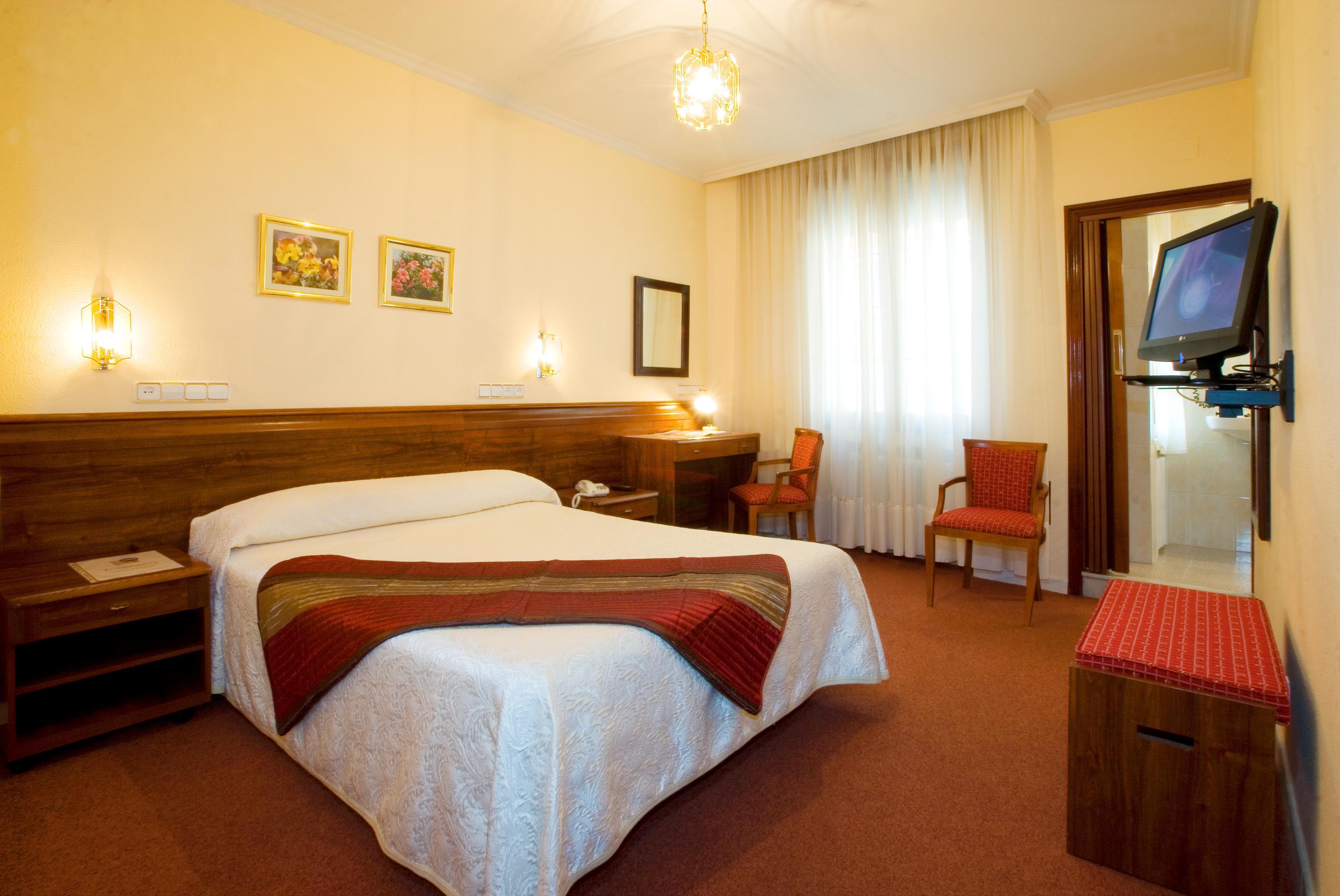 Hotel Castilla Gijon Ngoại thất bức ảnh