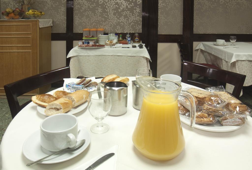Hotel Castilla Gijon Ngoại thất bức ảnh